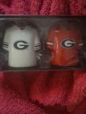 University G Logo Jersey Salt and Pepper Shaker Set - White and Red